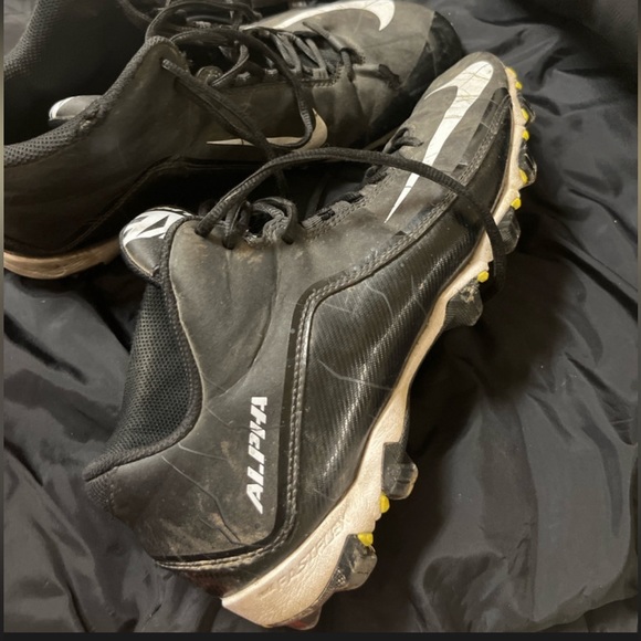 Size 11.5 Nike Cleats - Picture 3 of 3